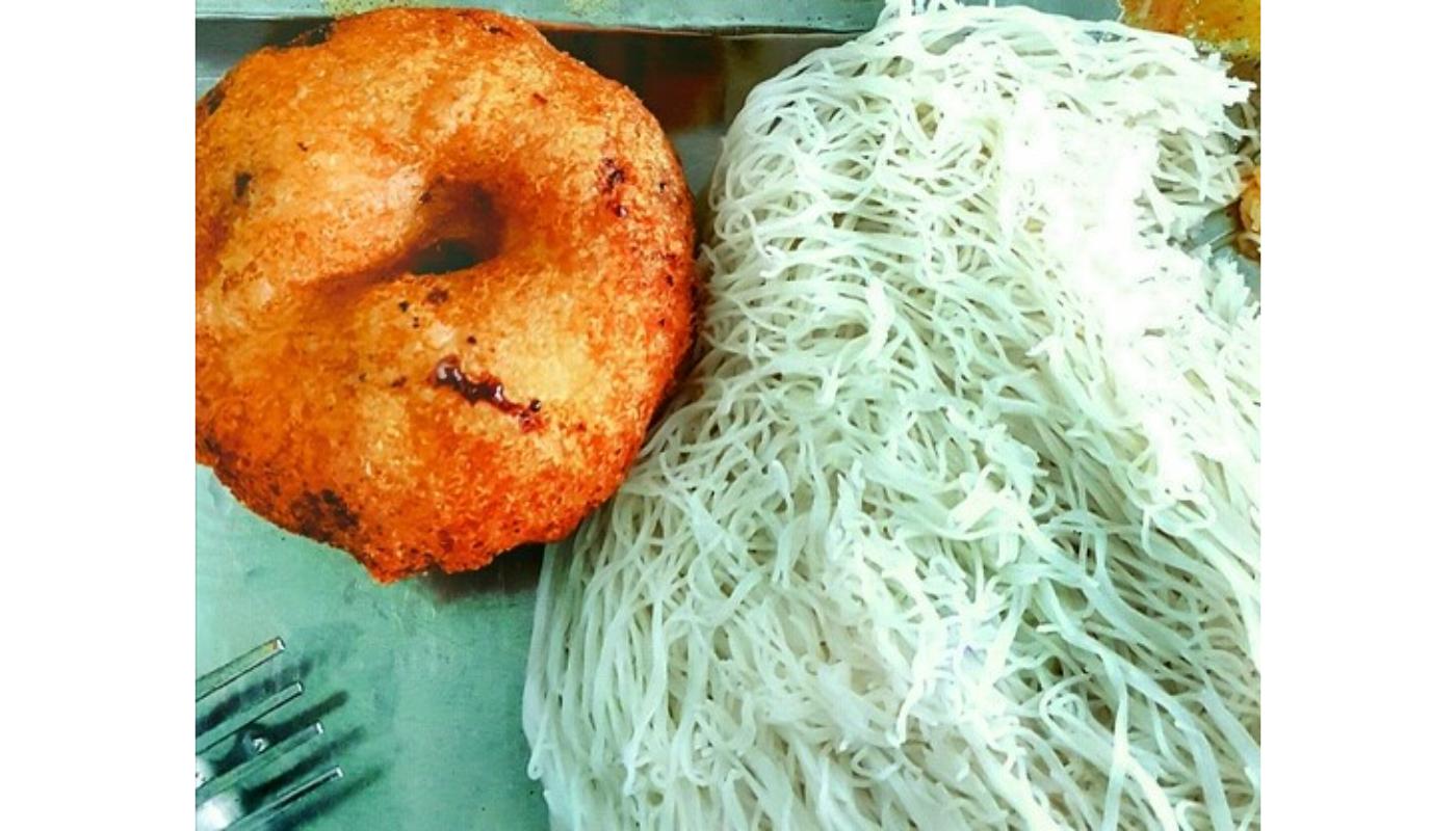 Idiyappam Vada Combo  - Idiyappam AKA String hopper(2) + Medhu vada (1).