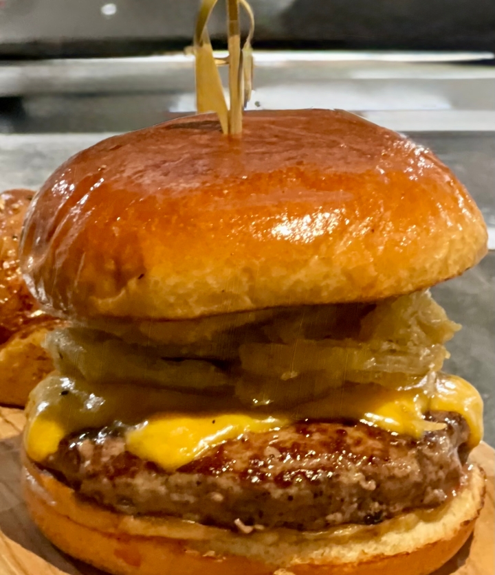 Sticky Burger with BBQ.