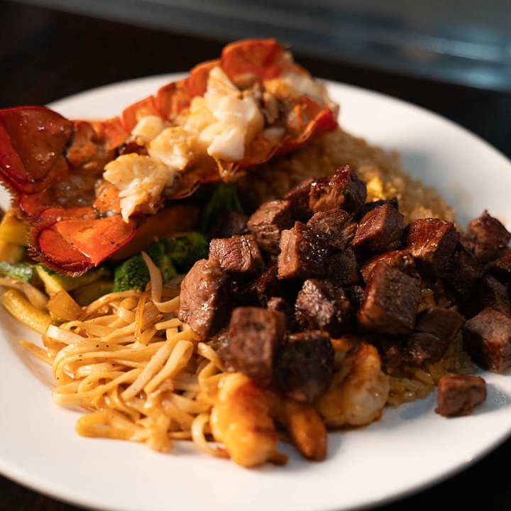 HIBACHI DINNER STEAK & LOBSTER.