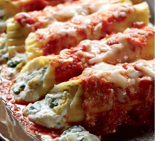 Spinach & Artichoke Manicotti (V).
