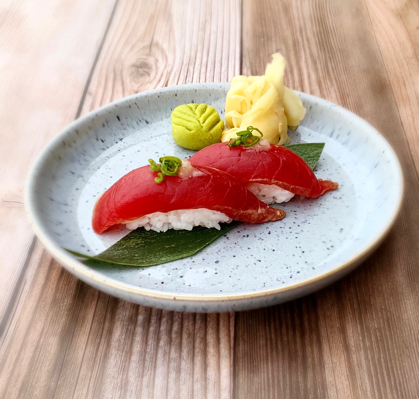 Spicy Garlic Tuna Tataki Sushi.