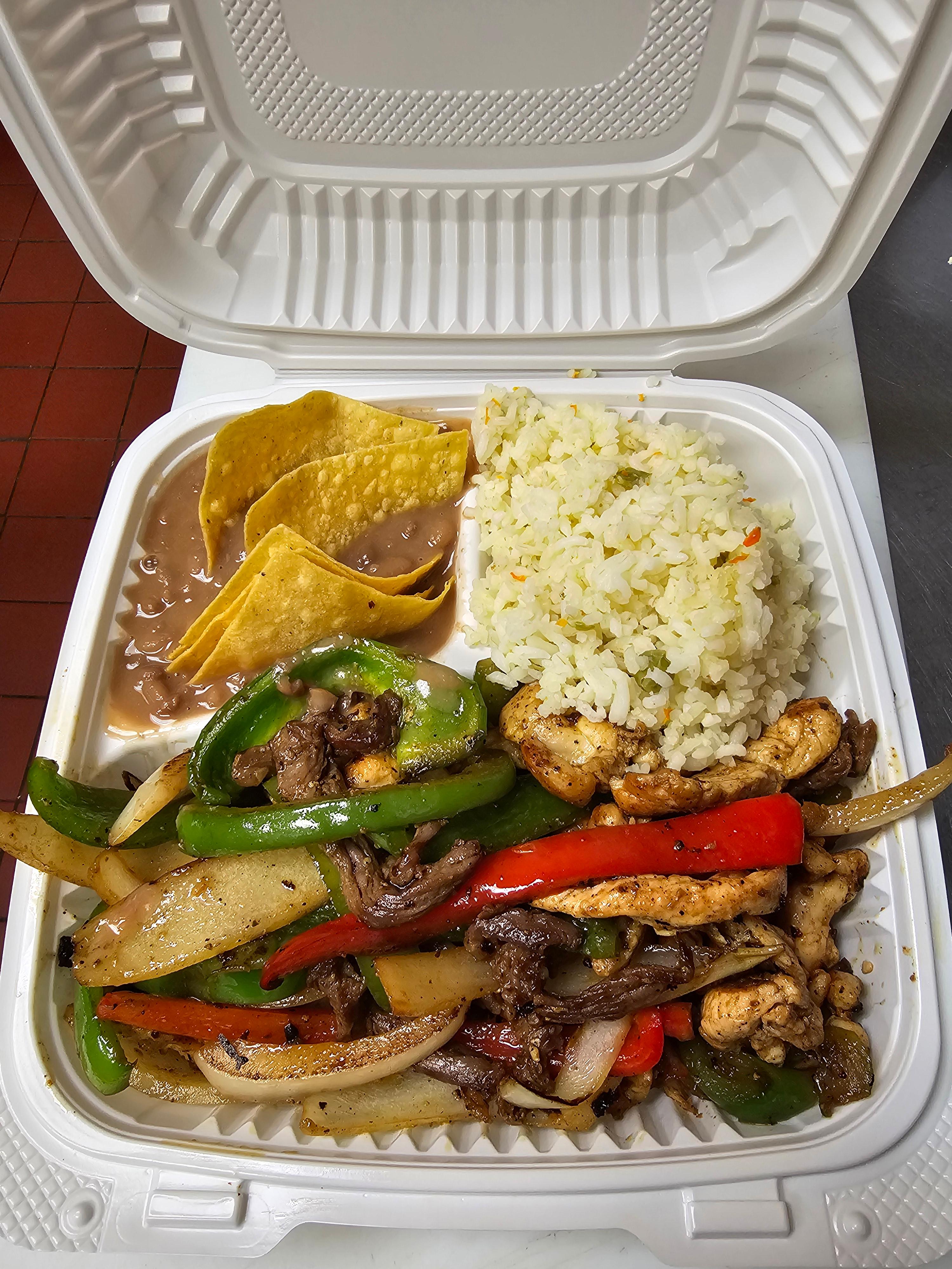 Fajita De Res Y Pollo.