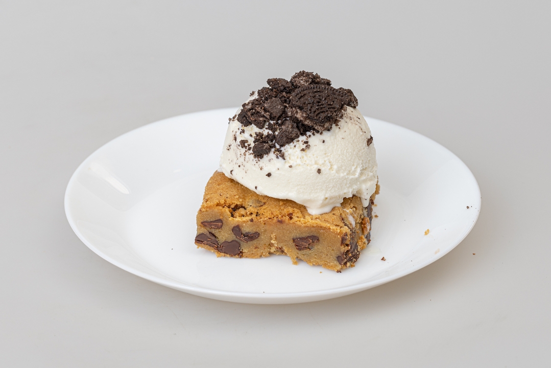 Cookies And Cream Blondie.