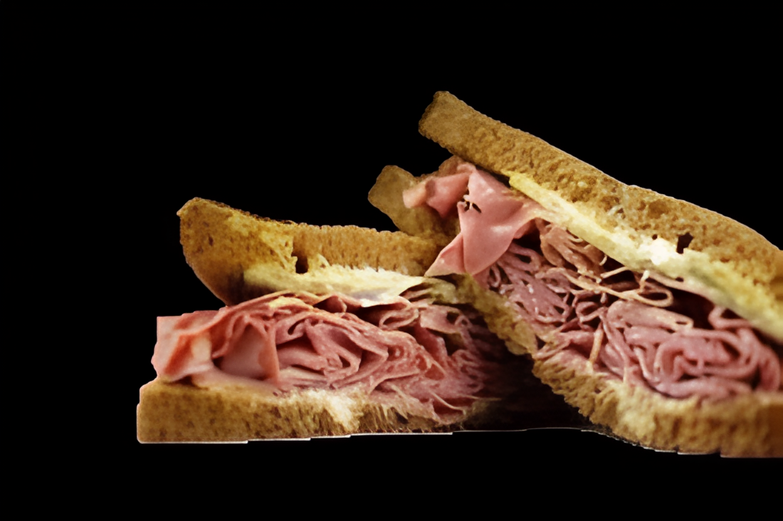 Pastrami Sandwich (*).