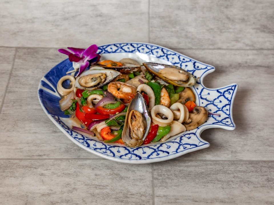 Spicy Seafood Combination.