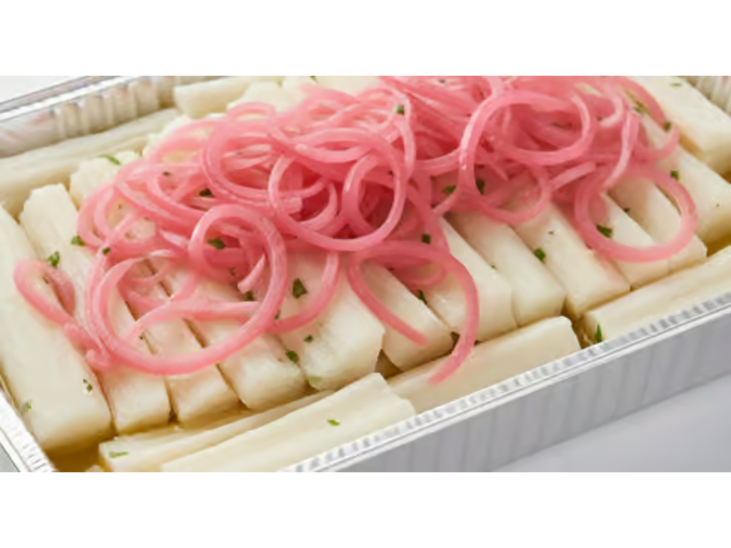 Cassava with Onions - Yuca Encebollada.