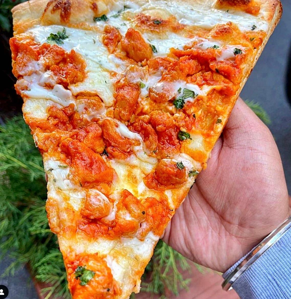 BUFFALO CHICKEN SLICE.