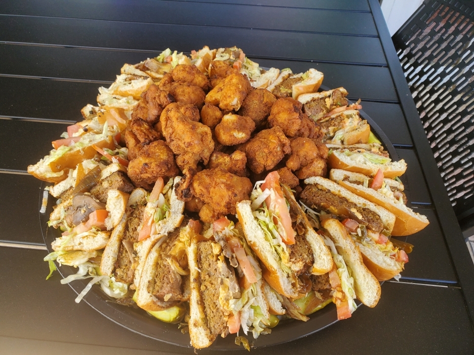 Large Wing (100) & Beau (20) Platter.