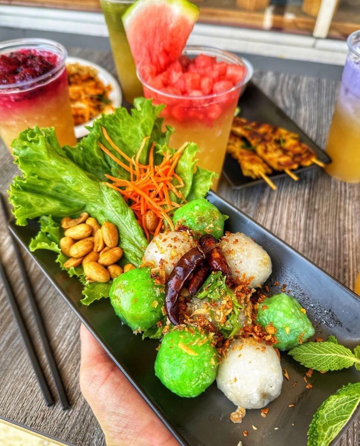 VEGAN tapioca balls.