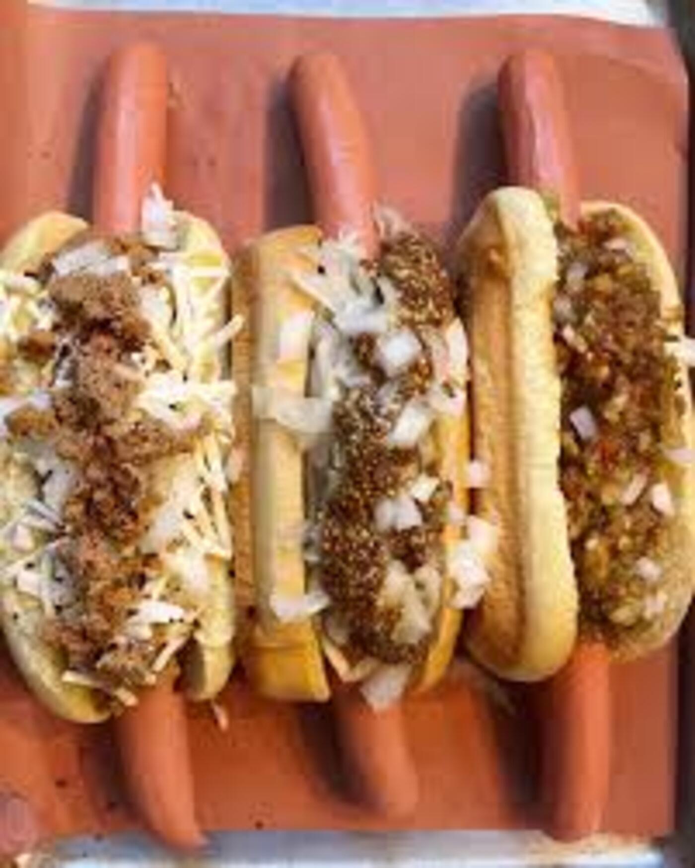 Footlong HOT DOG.