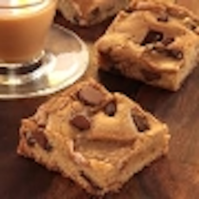 Toffee Crunch Manifesto Blondie Cookie.