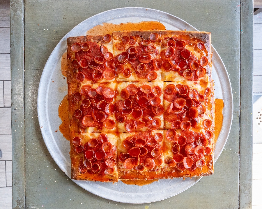 18" Super Sticky Honey Sriracha Roni Cup Square.
