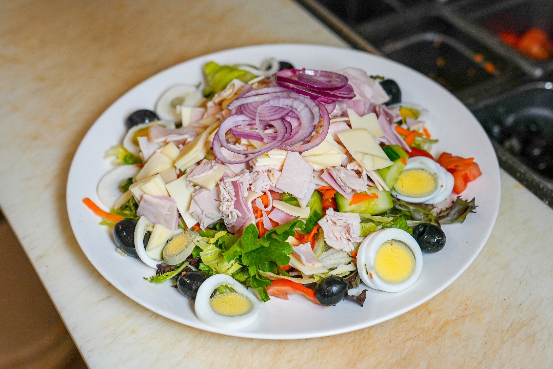 12" Chef's Salad Tray.