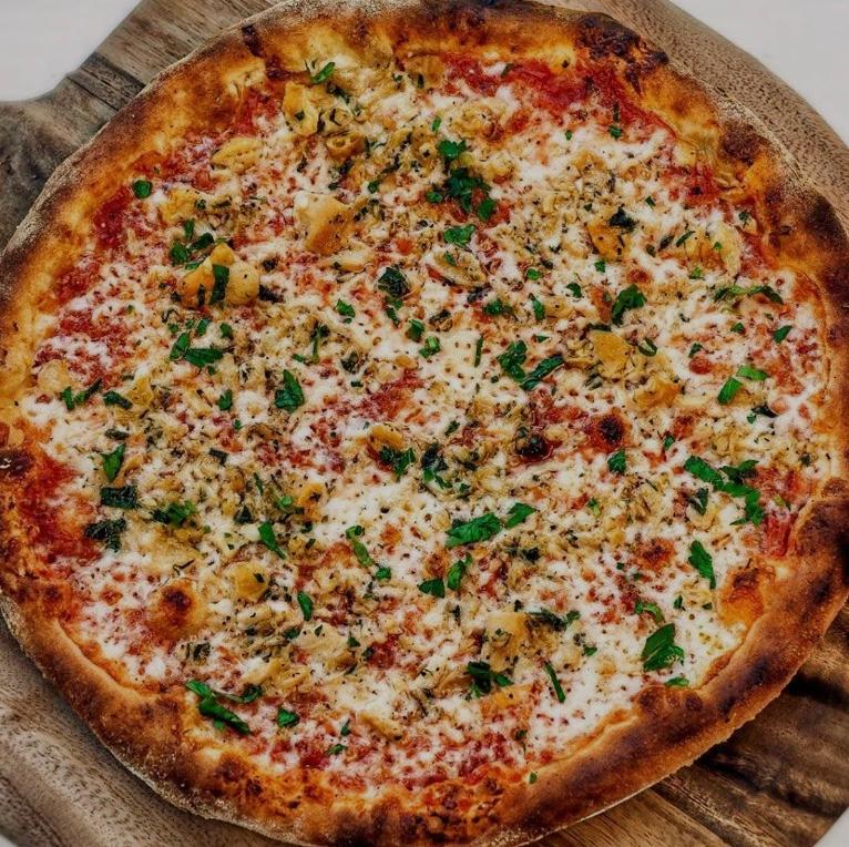 SM RED CLAM  W/ ROASTED GARLIC PIZZA.