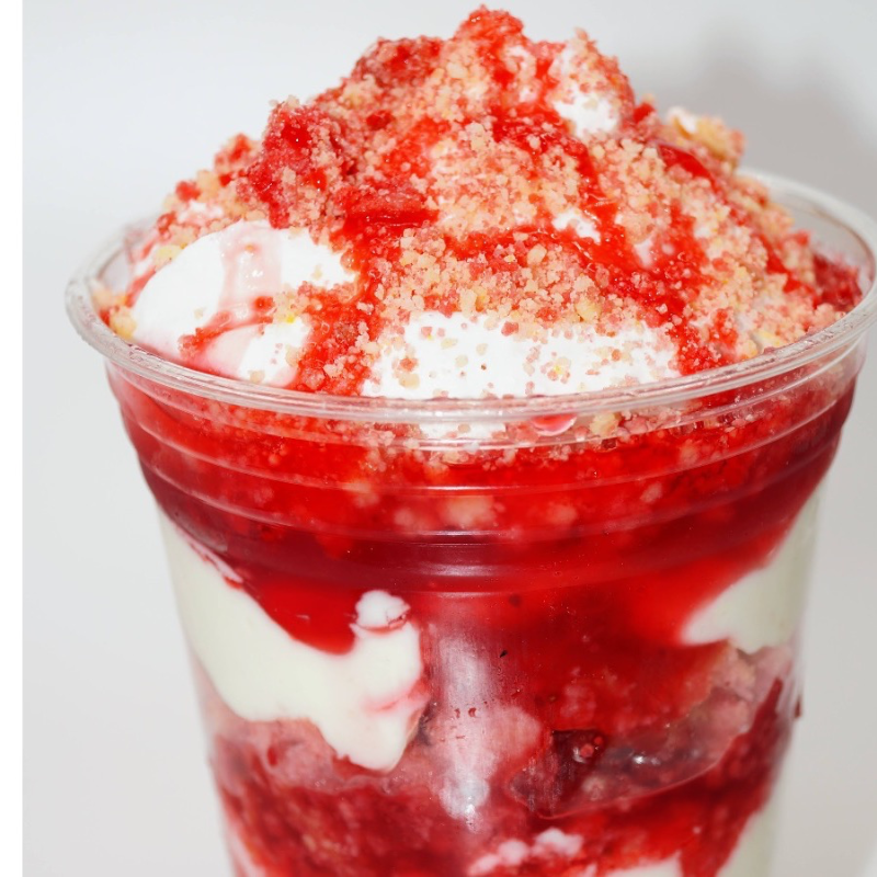Cream Cheese Strawberry Crunch Trifle Cake Cup.