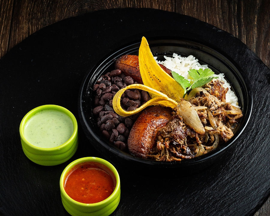 ESPECIAL LUNES LECHON ASADO BOWL.