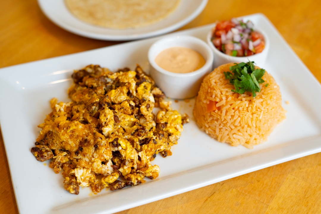 (GF) HUEVOS REVUELTOS.