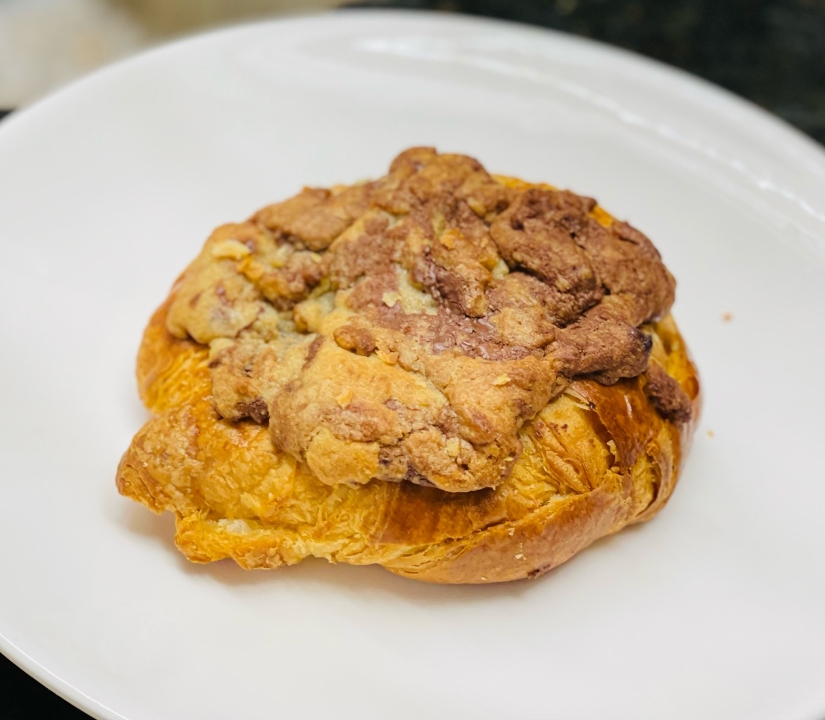 Cookie crossaint.