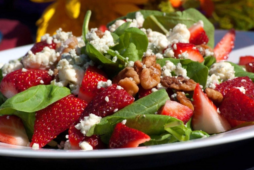 Chicken Berry Pecan Salad (Lunch Portion).