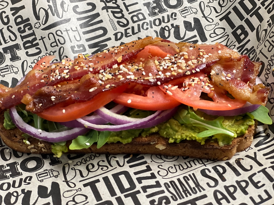 AVOCADO TOAST W/EGGS.