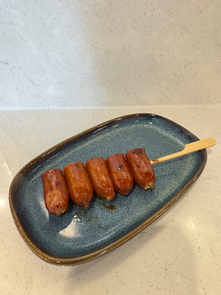 Kurobuta Sausage (1 skewer).