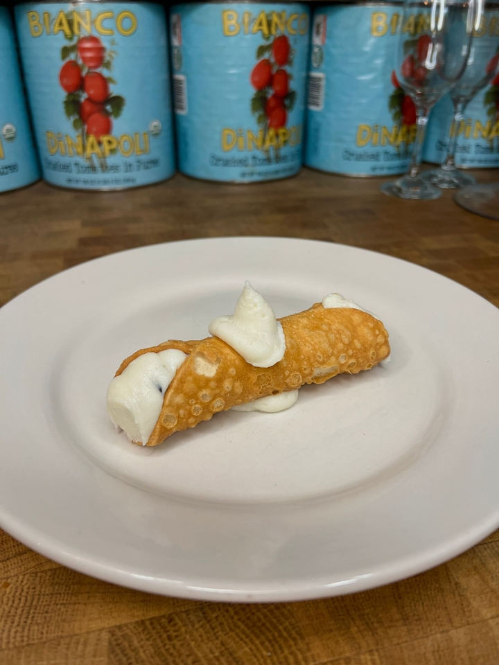 Cannoli.