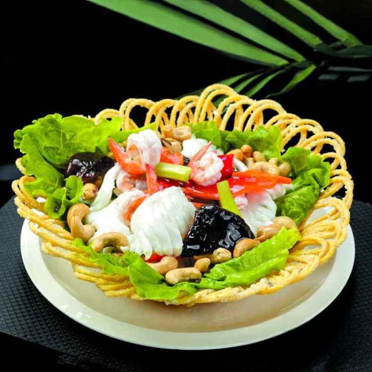 HS15. 海鮮芋蓉雀巢/Assorted Seafood in a Mashed Taro Basket.
