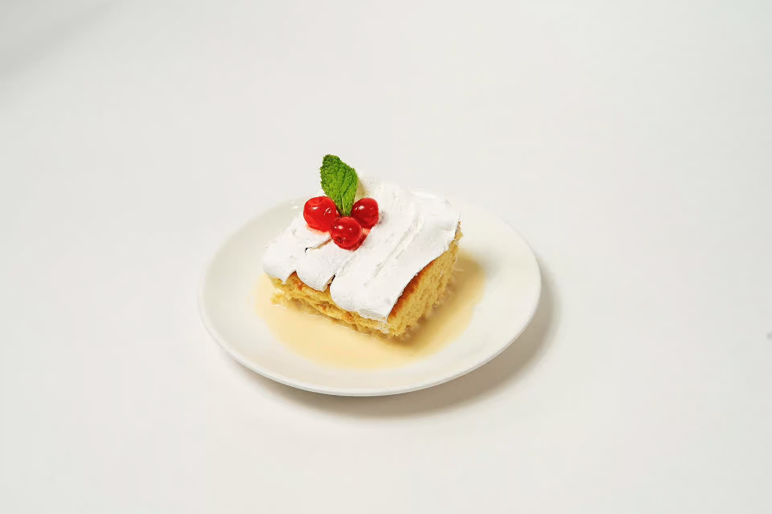 Bizcocho Tres Leches/ 3 milks cake.