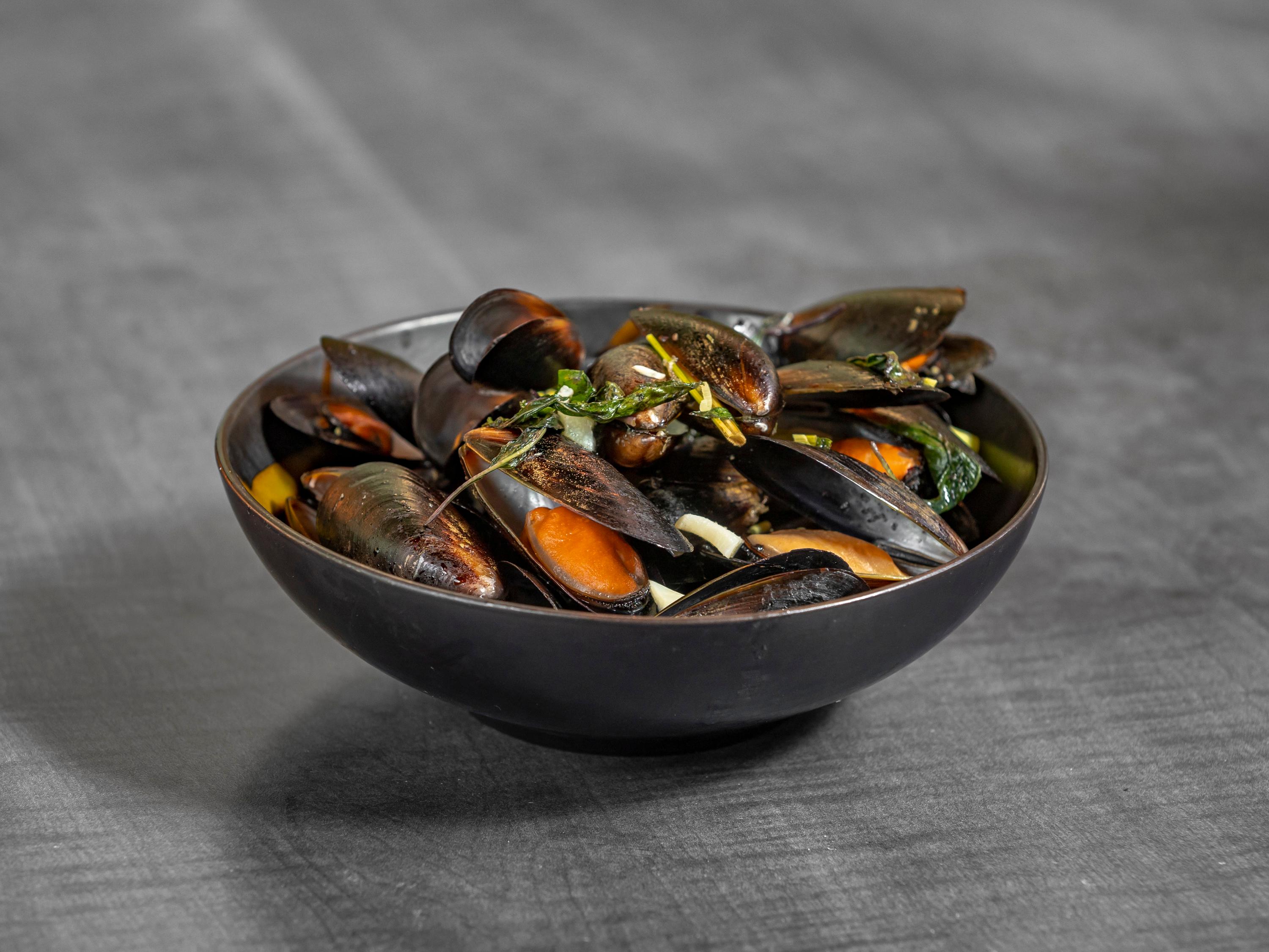 Steamed Mussels.