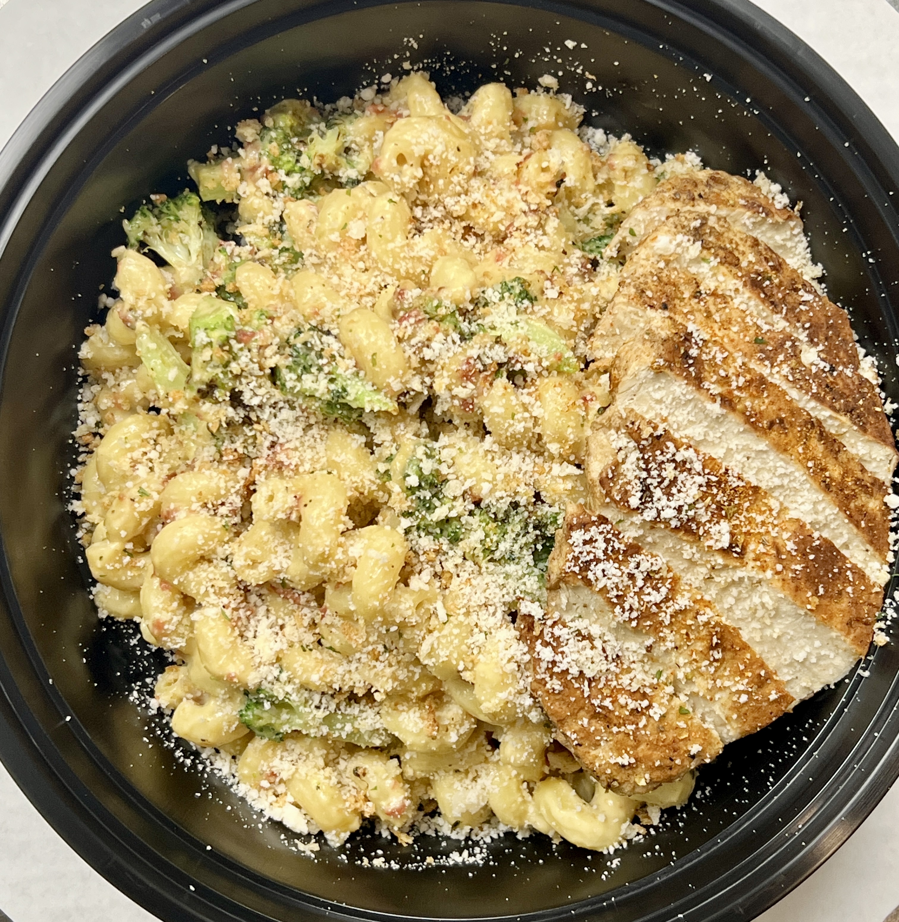 Chick'n & Broccoli Mac.