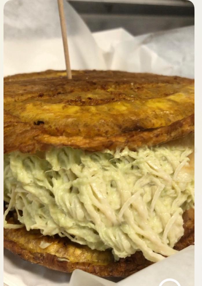 Patacon Pepiado/Chicken&Avocado Cream.