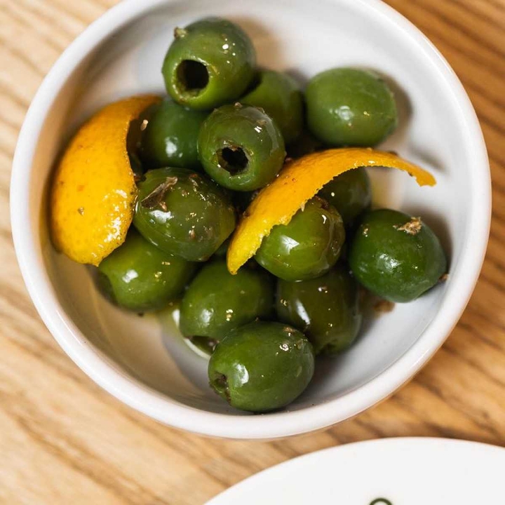 CASTELVETRANO OLIVES.