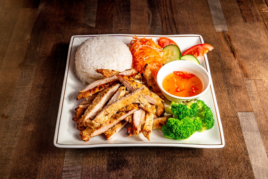Grilled Chicken Rice / Com Ga Nuong.