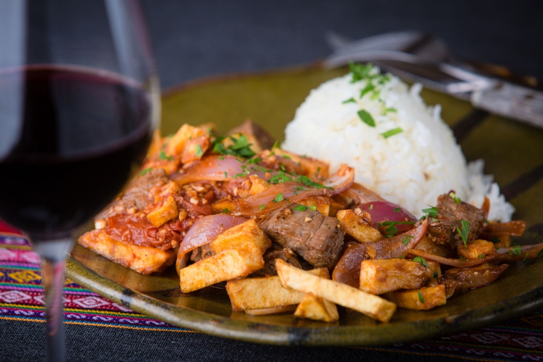 Lomo Saltado.