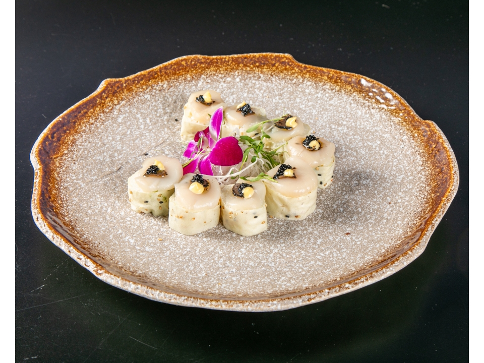 Truffle Hotate Roll.