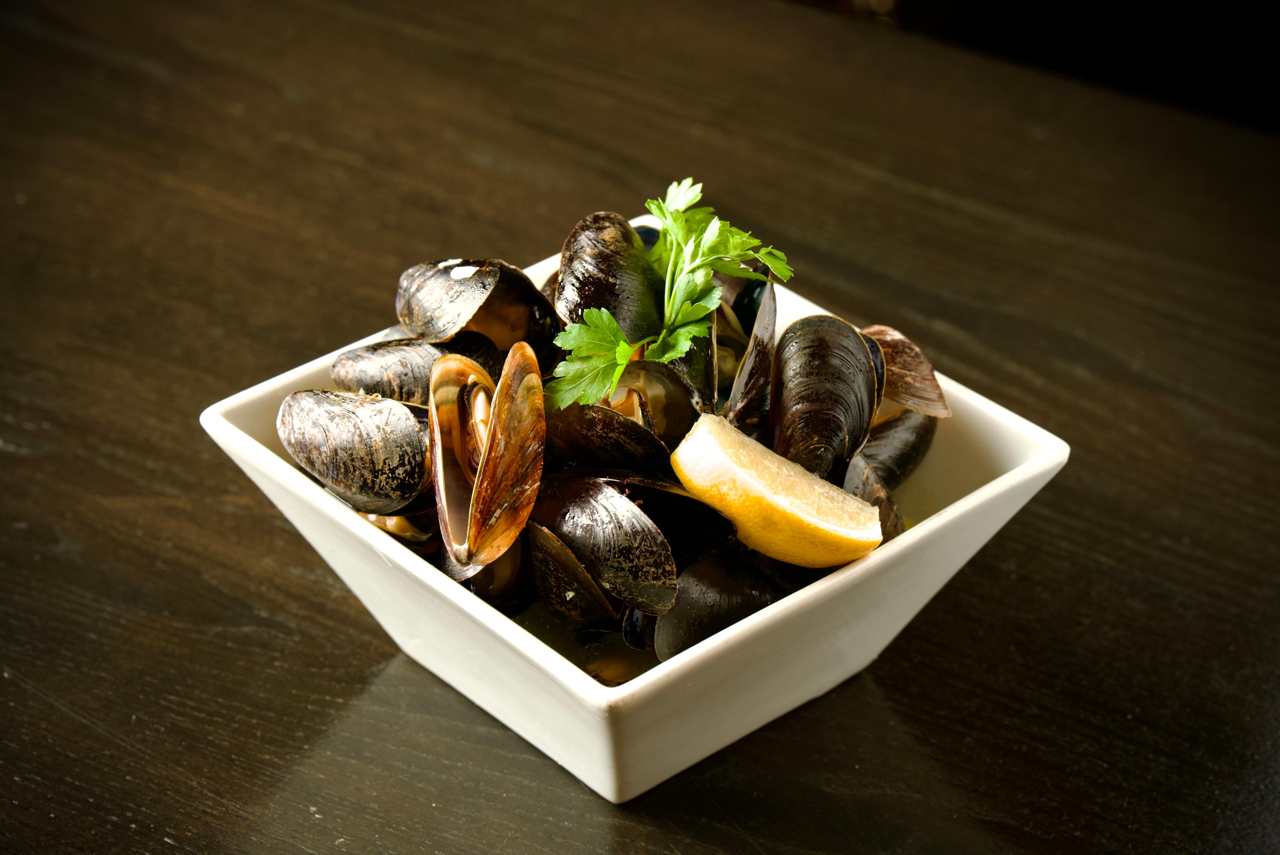 MUSSELS IN BIANCO (GF).