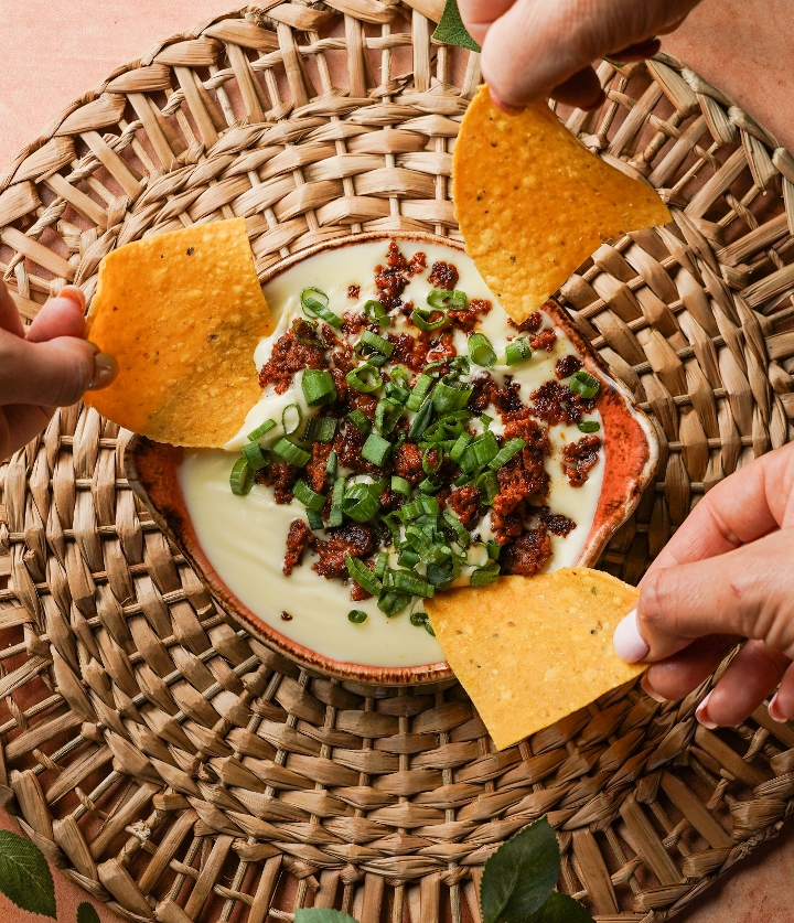 Azteca Queso Dip.