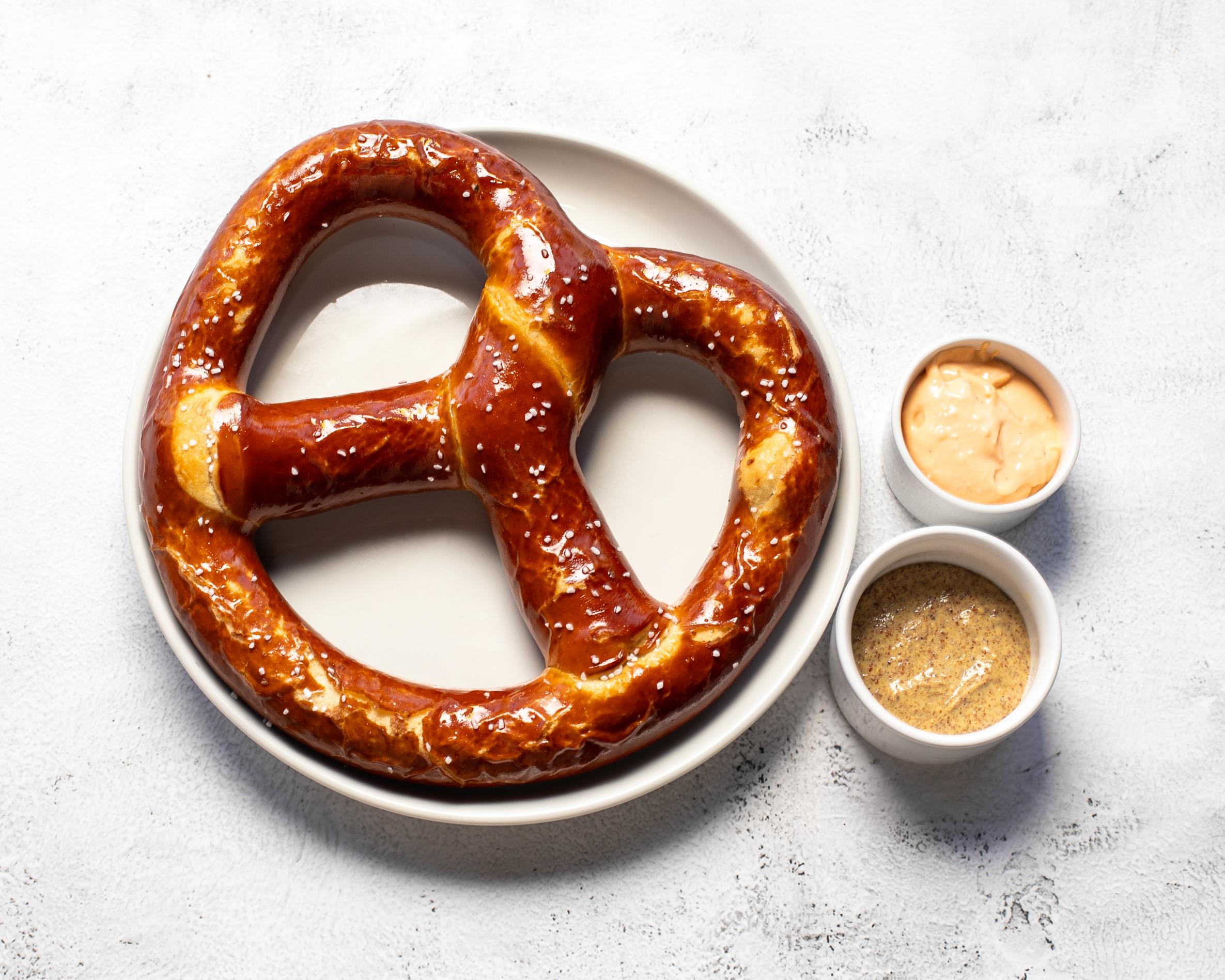 Maya Pretzel.