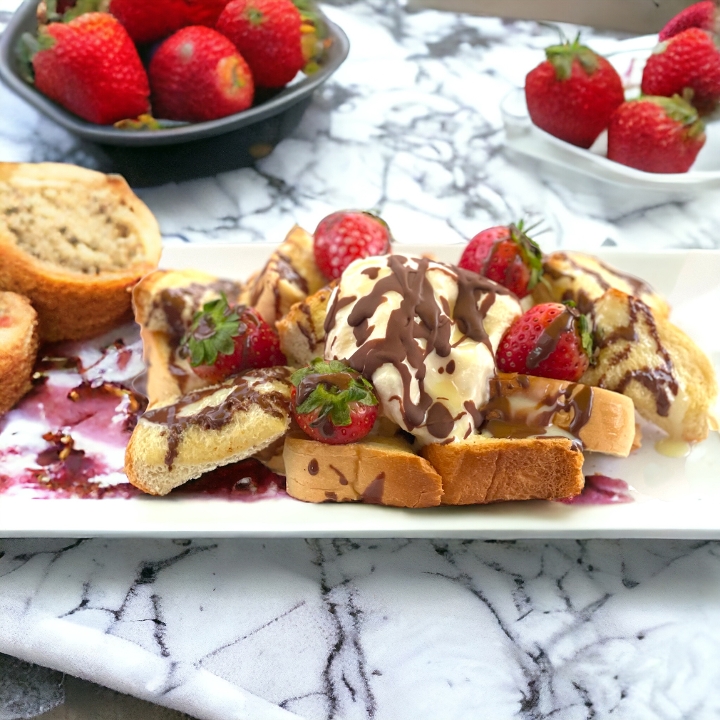 Strawberry Fudge Crumble.
