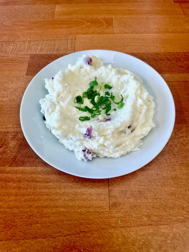 REGULAR GARLIC MASHED POTATO (feeds 1-2).