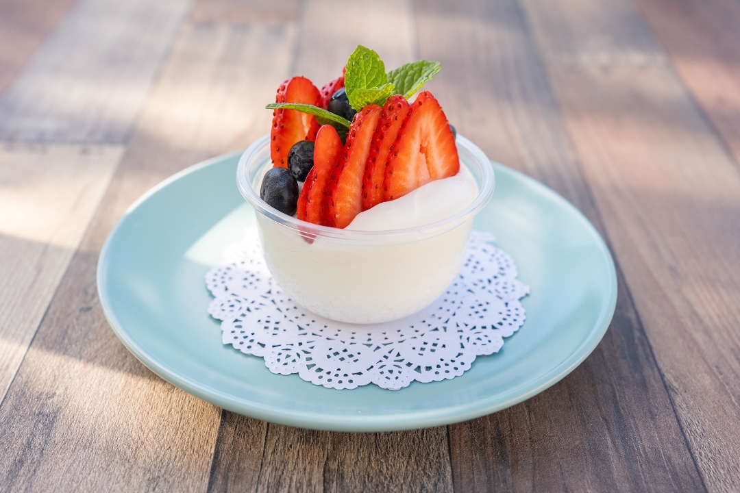 Side Order Berries n Cream.