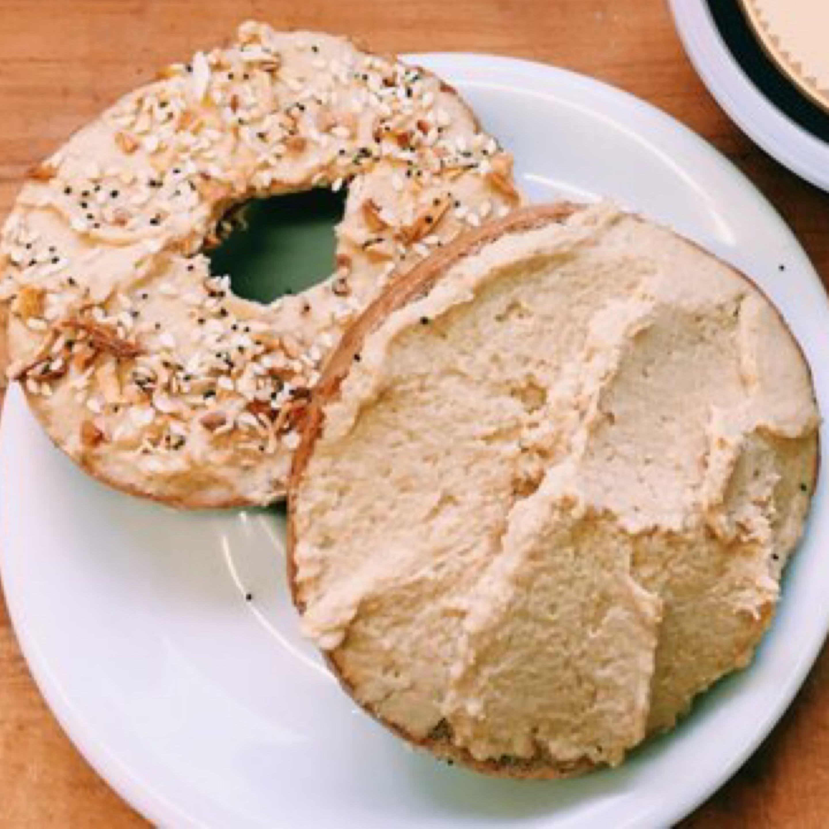 Bagel + Hummus.