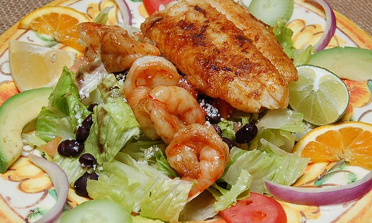 CAESAR STYLE SALAD TRAY.