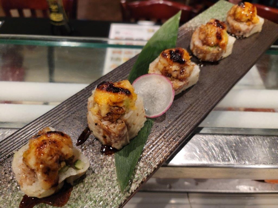 FR4-CRUNCH EEL BLUE CRAB.