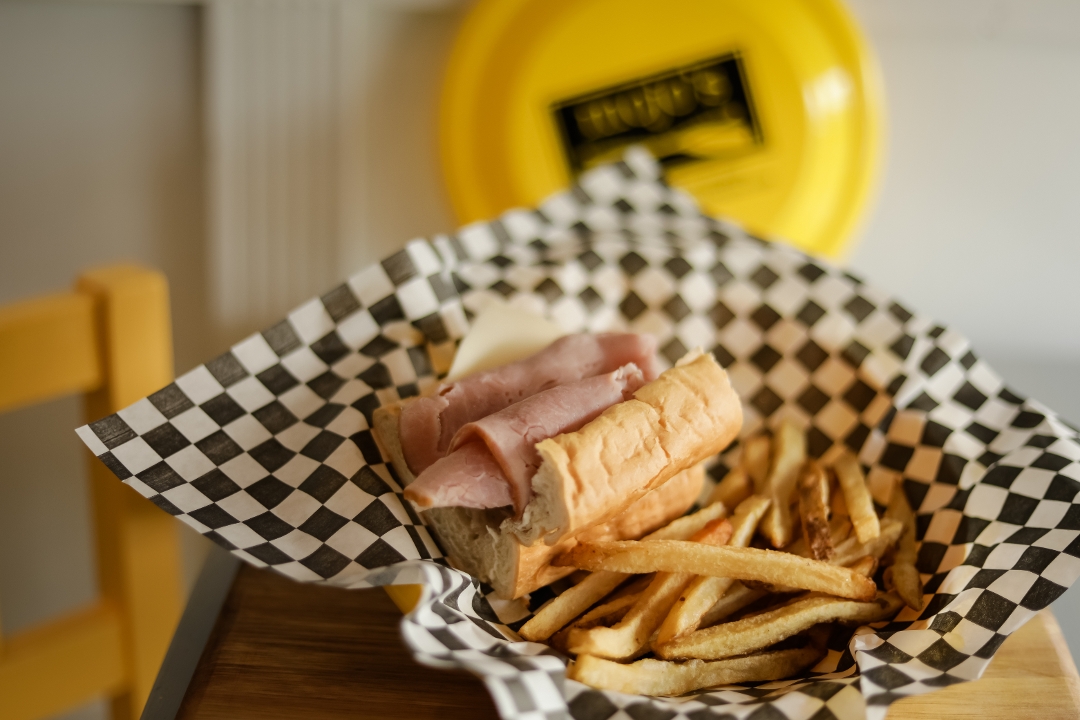 Kids Ham & Cheese Meal.