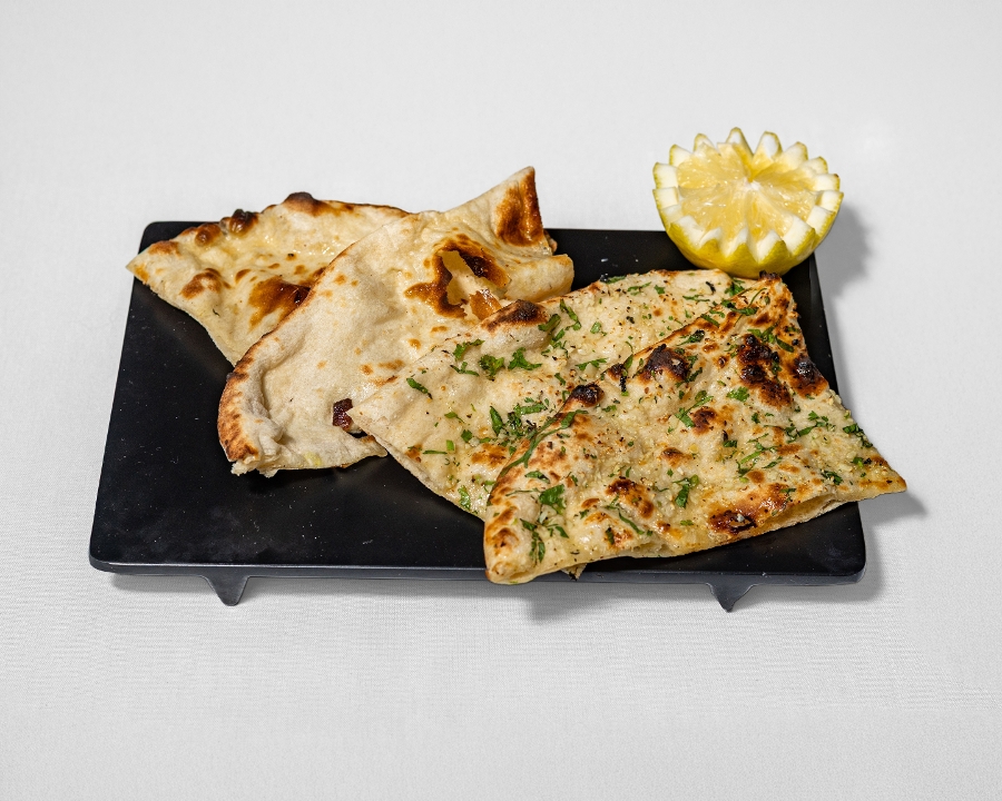 GARLIC NAAN*.