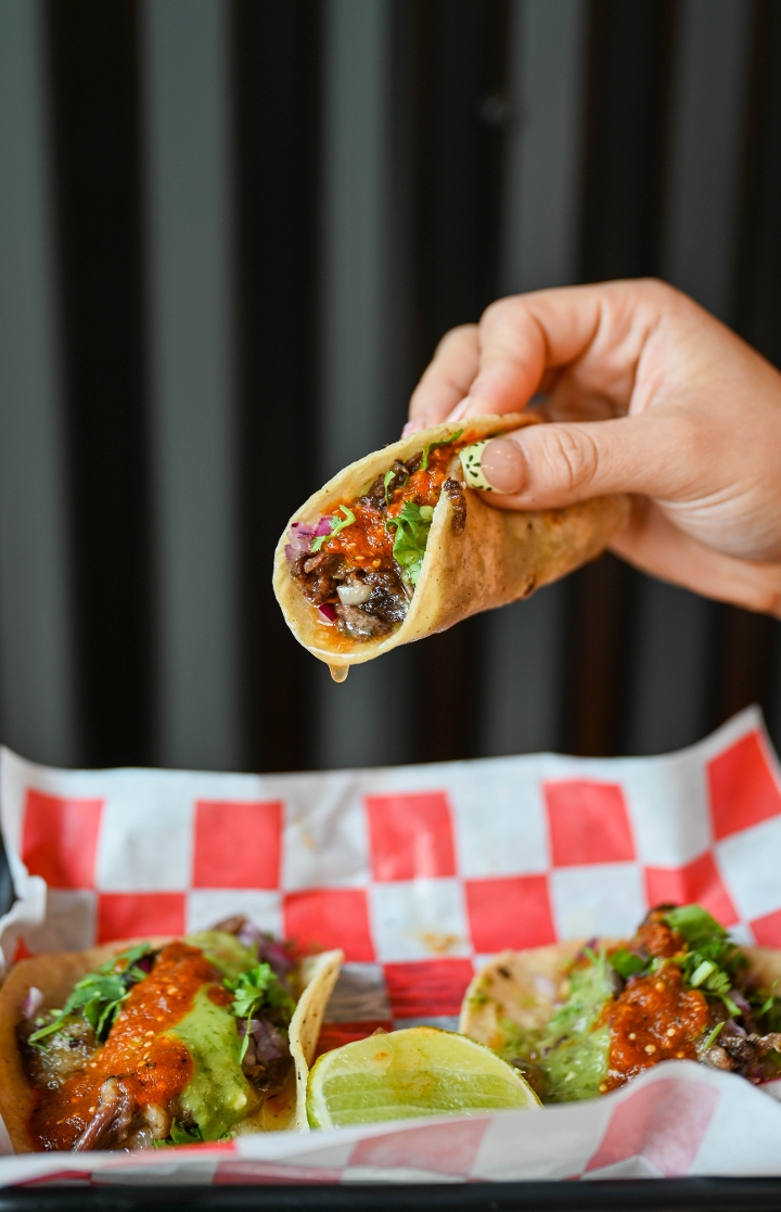 Taco Cabeza (beef cheek).