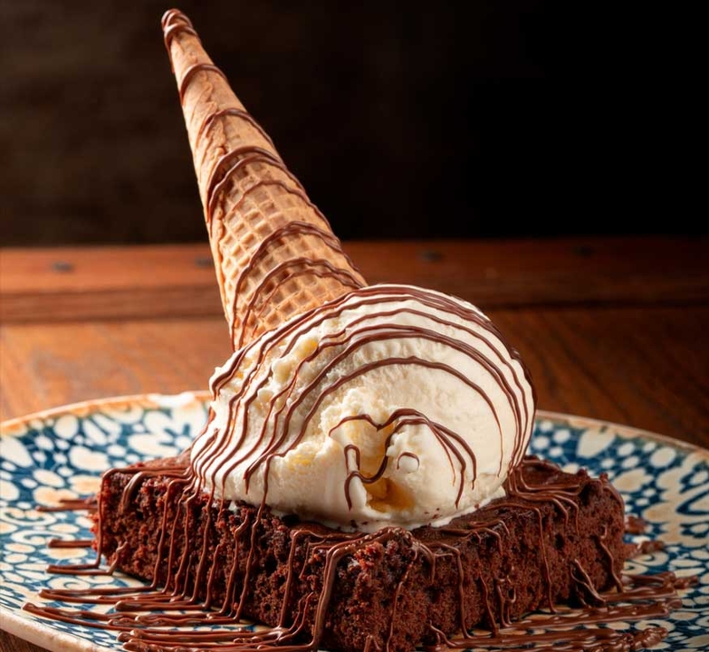Brownie Nutella, Helado y Galleta.