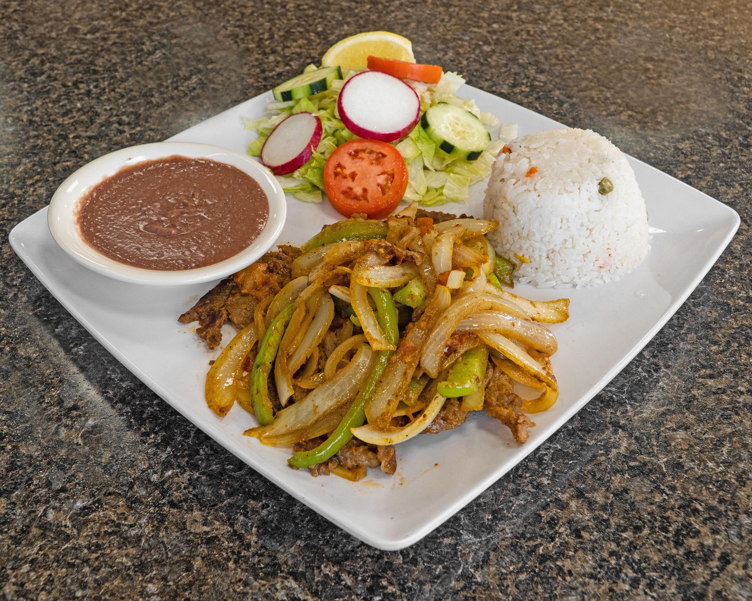 Bistec Encebollado.