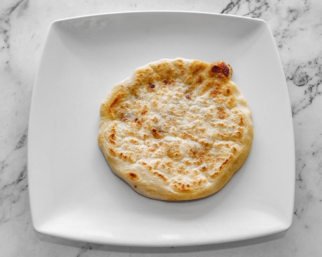 Pupusa De Loroco Y Queso.